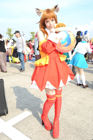 【官网开云】麻辣诱惑LadyinRed活动激情进行(图2)