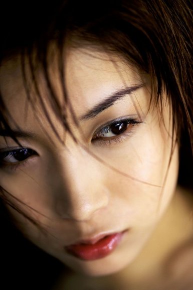 港媒曝小三回港欲抢彭顺 李心洁警守爱_kaiyun开云